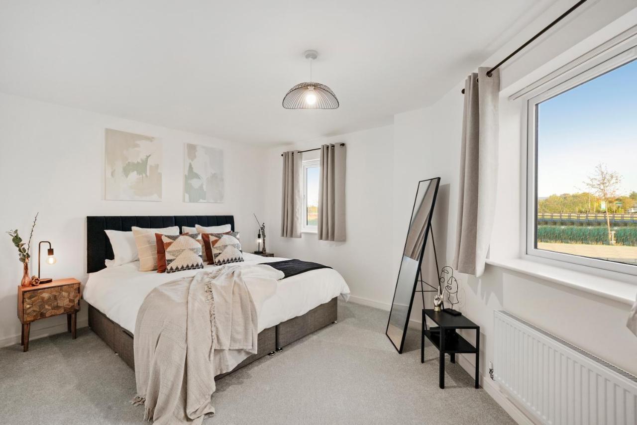Luxury Apartment At Holt House Milton Keynes Esterno foto