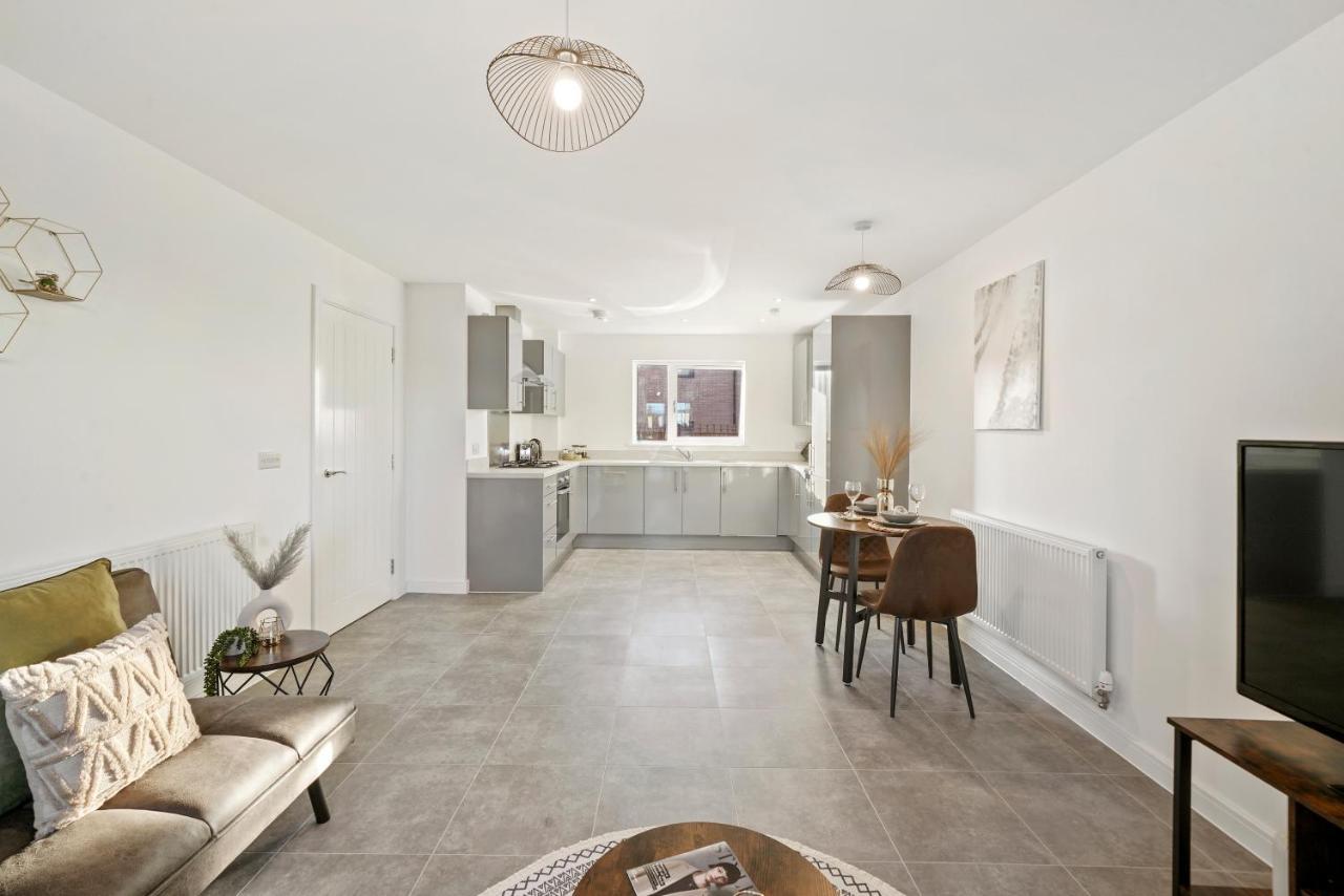 Luxury Apartment At Holt House Milton Keynes Esterno foto