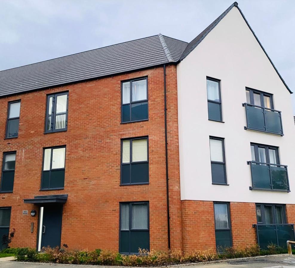 Luxury Apartment At Holt House Milton Keynes Esterno foto